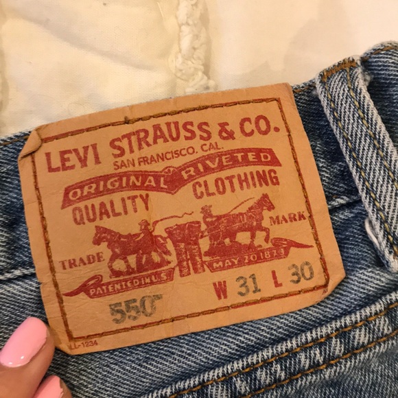 Levis Shorts - Picture 3 of 4
